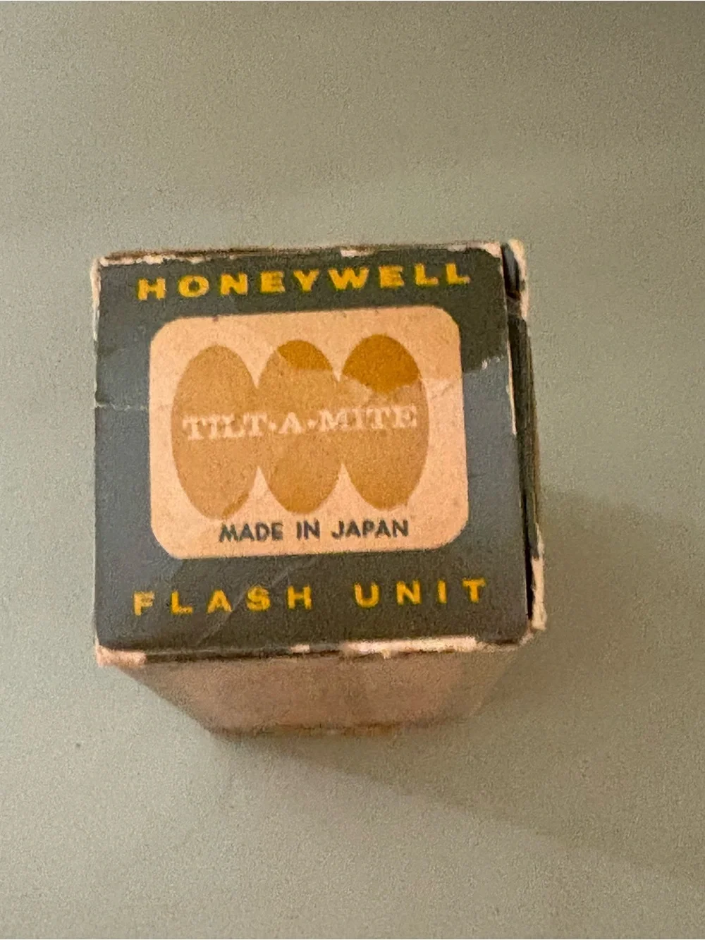 Honeywell Gray Vintage Flash Unit with Gray Case